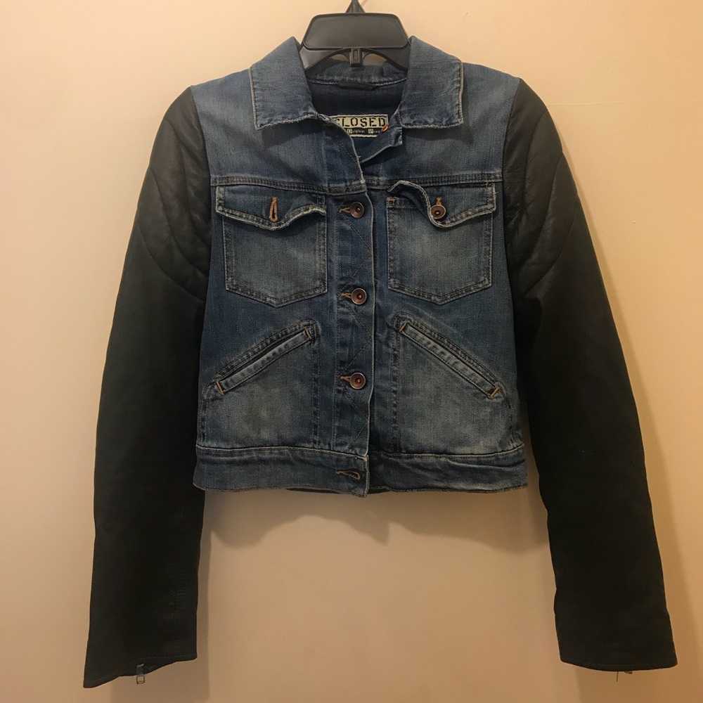 CLOSED Denim Jacket with leather sleeves.